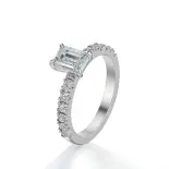 Pierścionek z diamentem szlif szmaragdowy białe złoto SBPZ_061 Pierścionek z diamentem szlif szmaragdowy białe złoto SBPZ_061